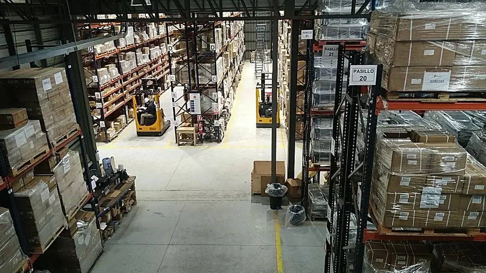 Instalación de Tecniicall: Bodega industrial