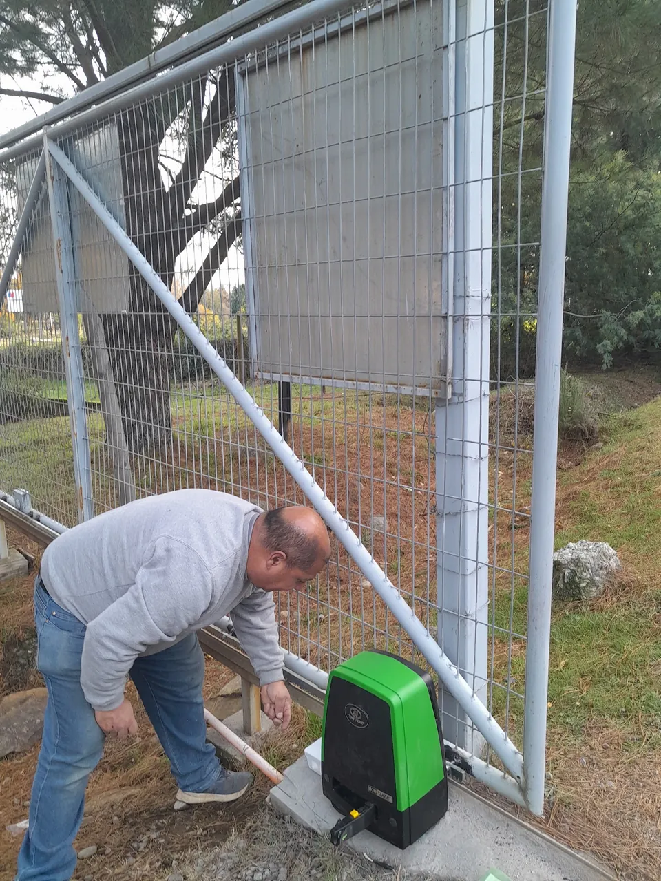 Instalación de Tecniicall: Instalación de motor de portón