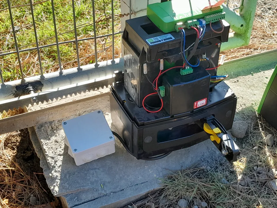 Instalación de Tecniicall: Motor de portón corredizo